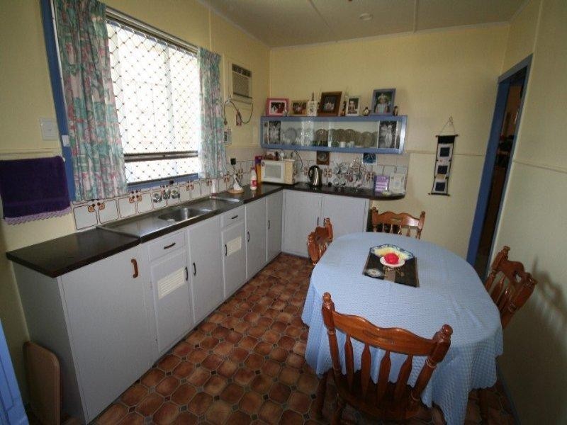 112 Kroombit Street, Biloela QLD 4715