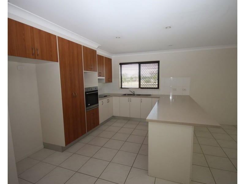 B/2 Harcla Close, Biloela QLD 4715