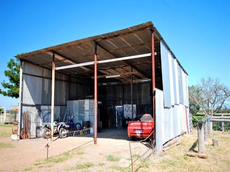 620 Fairview Road, Banana QLD 4702