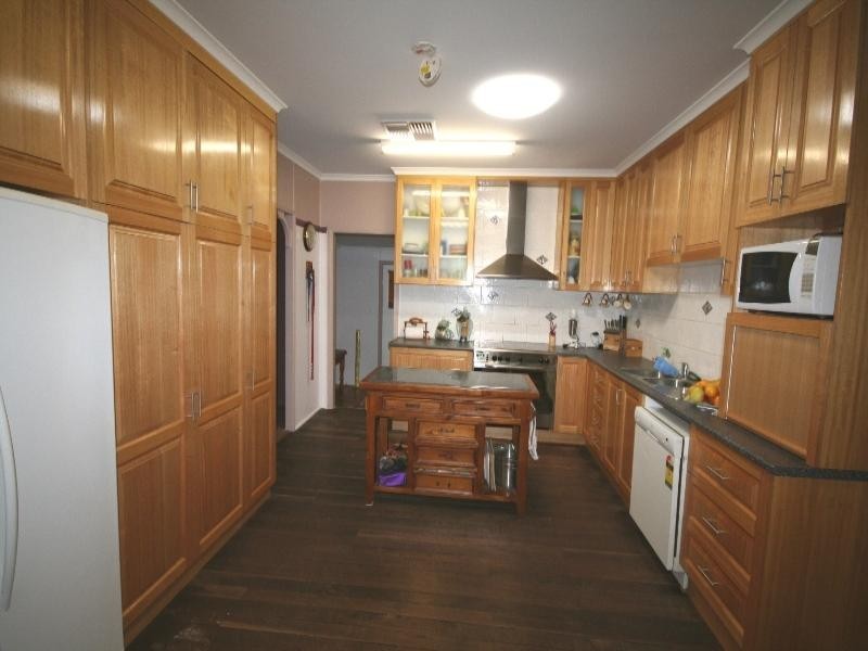 98 Kariboe Street, Biloela QLD 4715