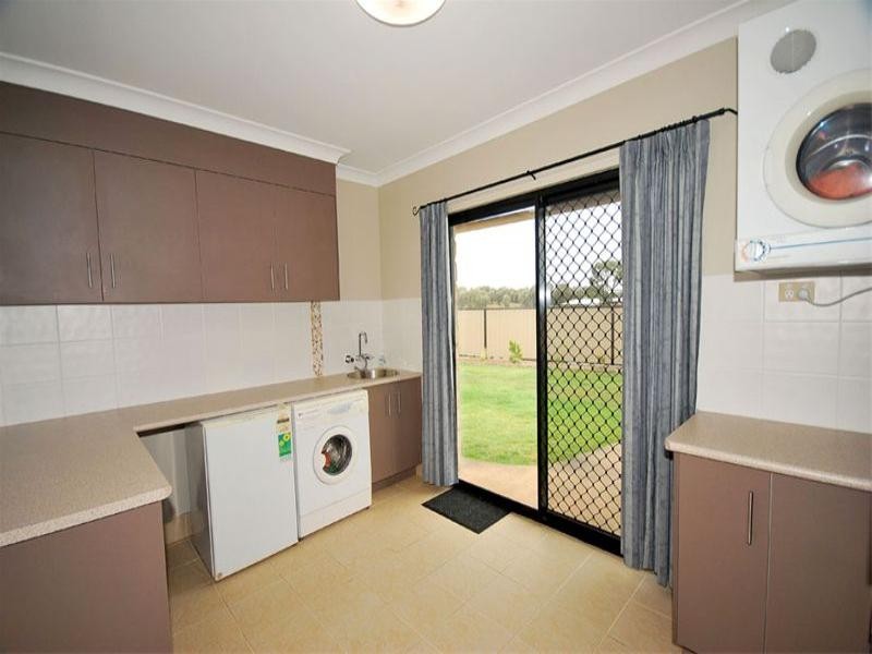 12 Ebony Way, Biloela QLD 4715