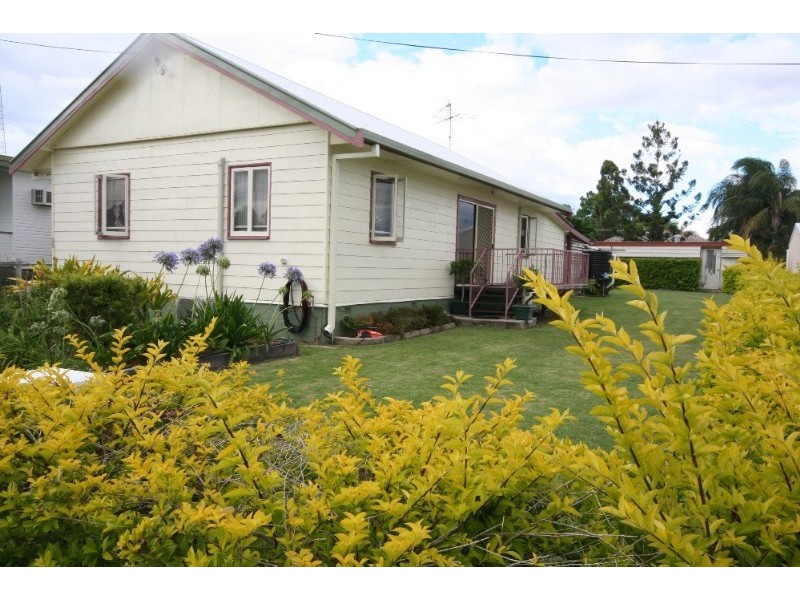 30 Rainbow Street, Biloela QLD 4715