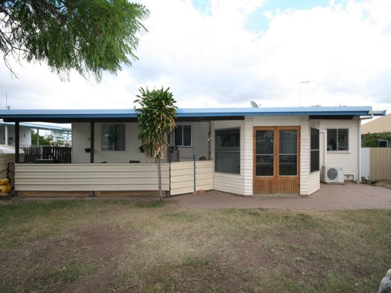 110 Kariboe Street, Biloela QLD 4715