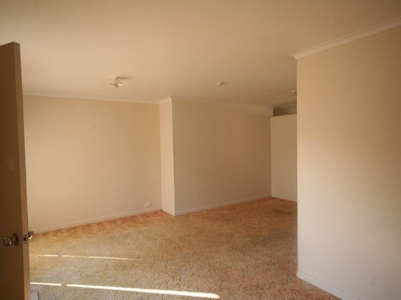 4 Raglan Street, Biloela QLD 4715