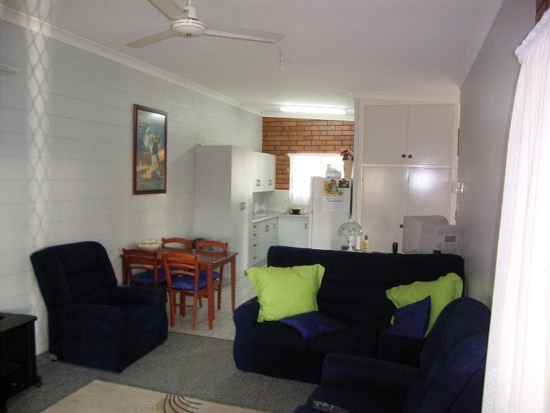 1/8 Beak Place, Biloela QLD 4715