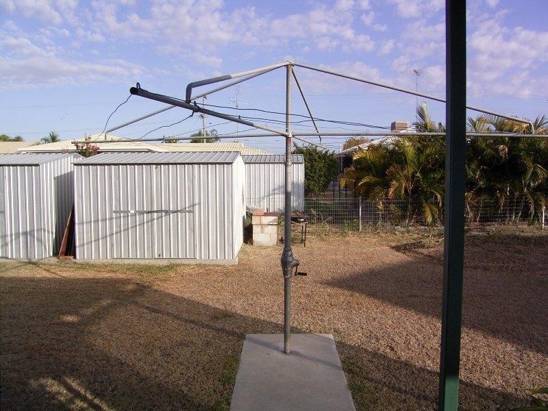 1/8 Beak Place, Biloela QLD 4715