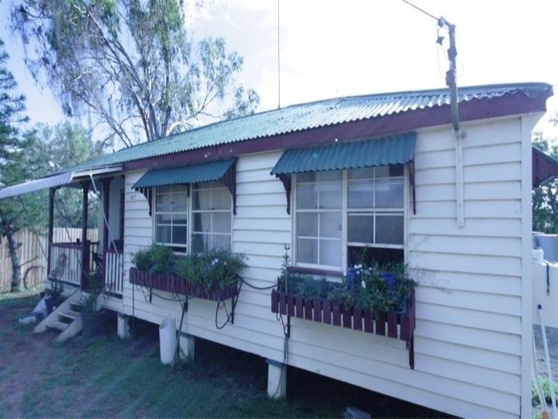 157 Kariboe Street, Biloela QLD 4715