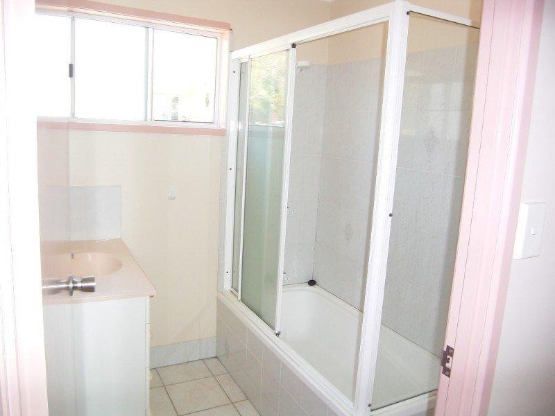 1/16 Woolein Crescent, Biloela QLD 4715