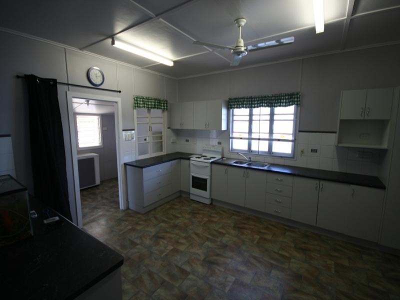 29 Kroombit Street, Biloela QLD 4715