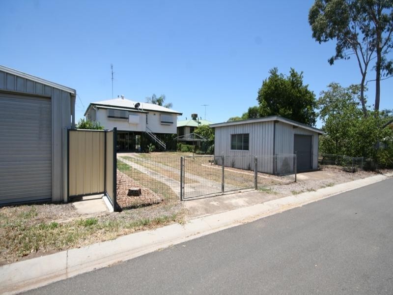 29 Kroombit Street, Biloela QLD 4715