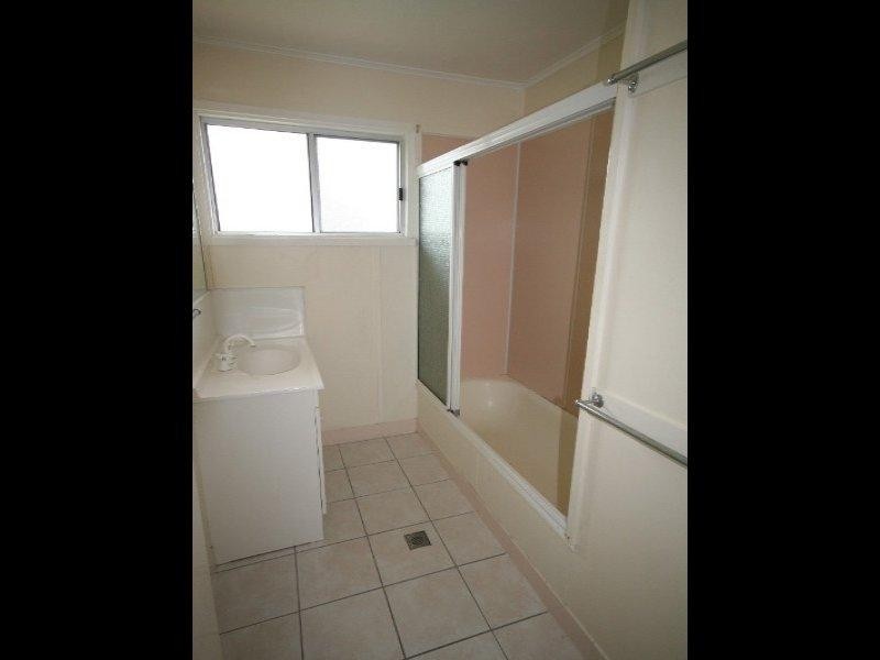 176 Kariboe Street, Biloela QLD 4715