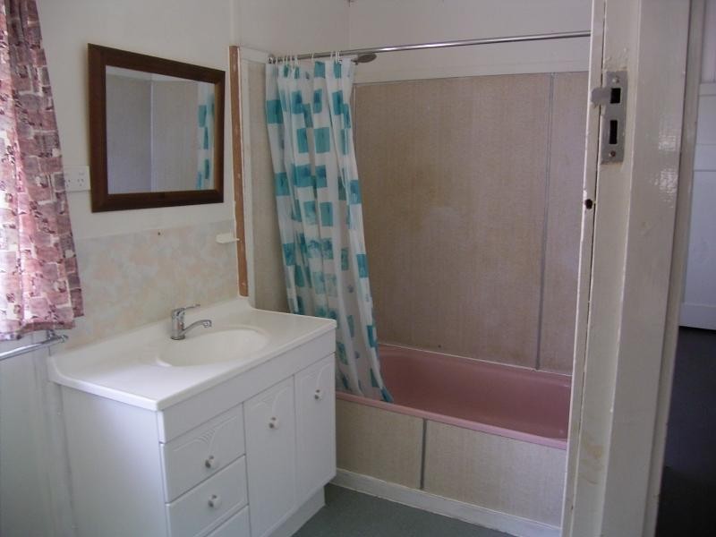 2/10 Buckland Street, Biloela QLD 4715