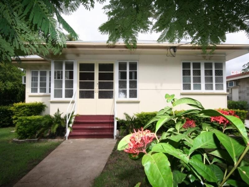 35 Rainbow Street, Biloela QLD 4715