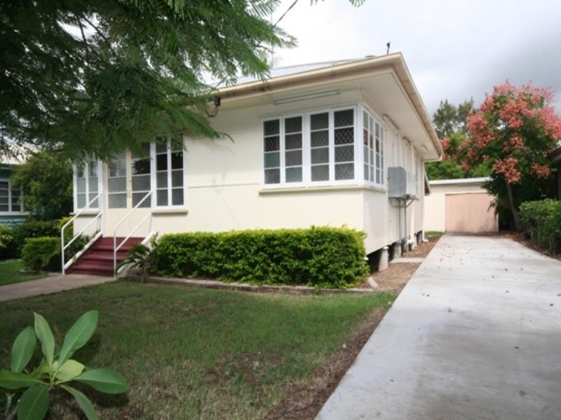 35 Rainbow Street, Biloela QLD 4715