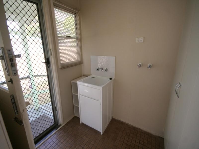 10 Dee Street, Biloela QLD 4715
