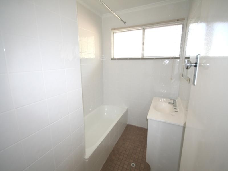 10 Dee Street, Biloela QLD 4715