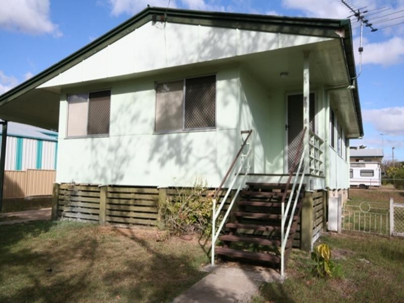 10 Dee Street, Biloela QLD 4715