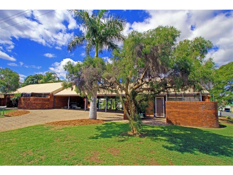 1, 2 & 3 84 Kroombit Street, Biloela QLD 4715