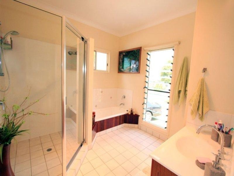 15-15A Grevillea Street, Biloela QLD 4715
