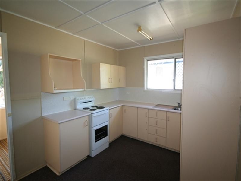 8 Collins Street, Biloela QLD 4715