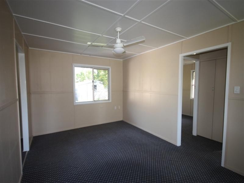 8 Collins Street, Biloela QLD 4715