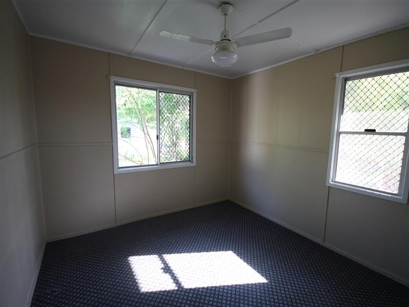 8 Collins Street, Biloela QLD 4715