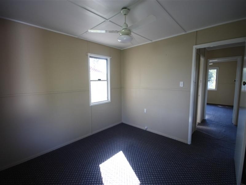 8 Collins Street, Biloela QLD 4715