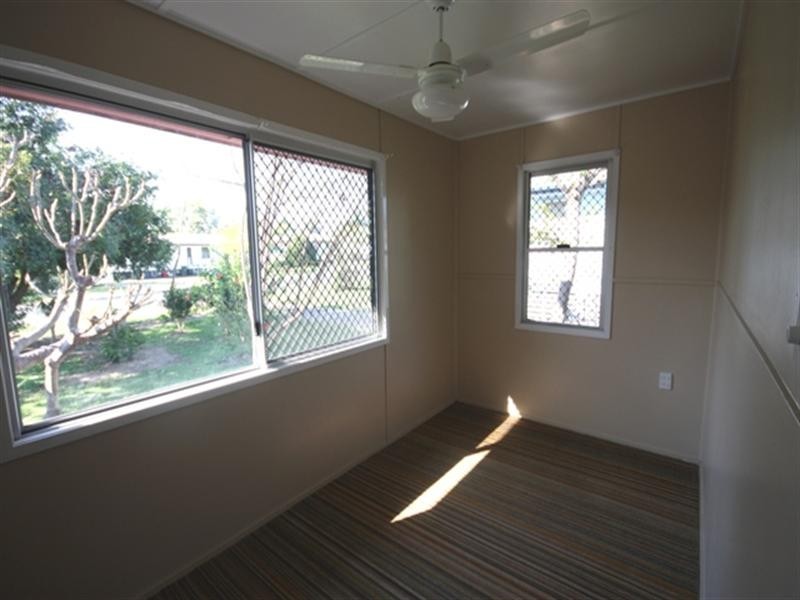 8 Collins Street, Biloela QLD 4715