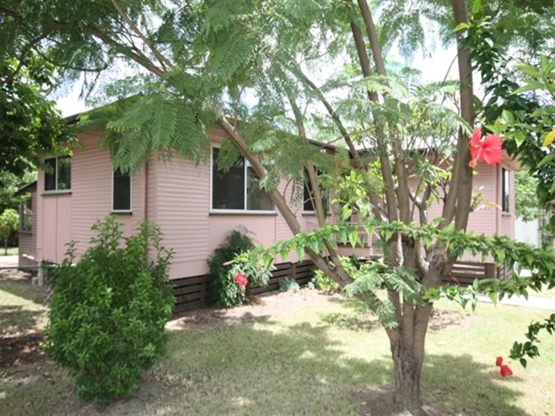 8 Collins Street, Biloela QLD 4715