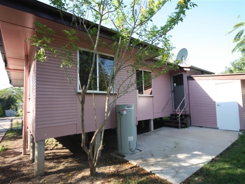 8 Collins Street, Biloela QLD 4715