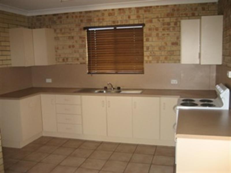 2/3 Gallagher Court, Biloela QLD 4715