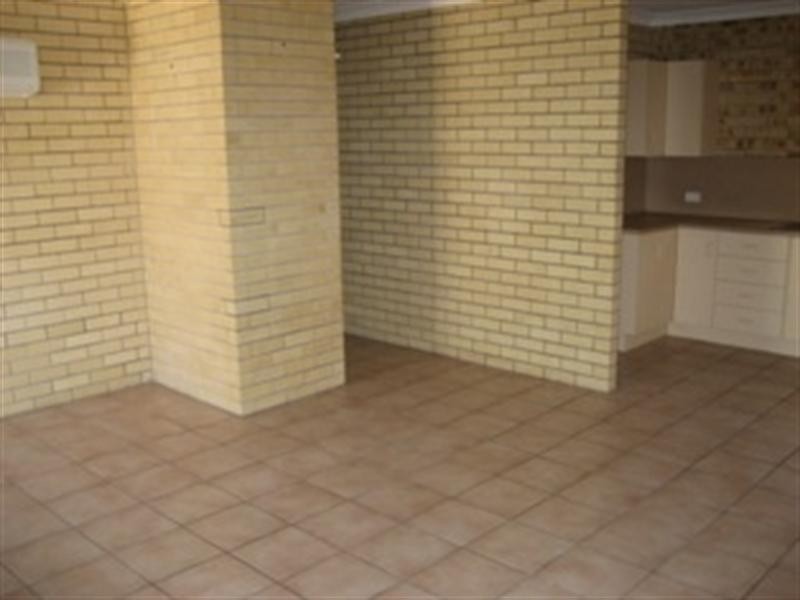 2/3 Gallagher Court, Biloela QLD 4715