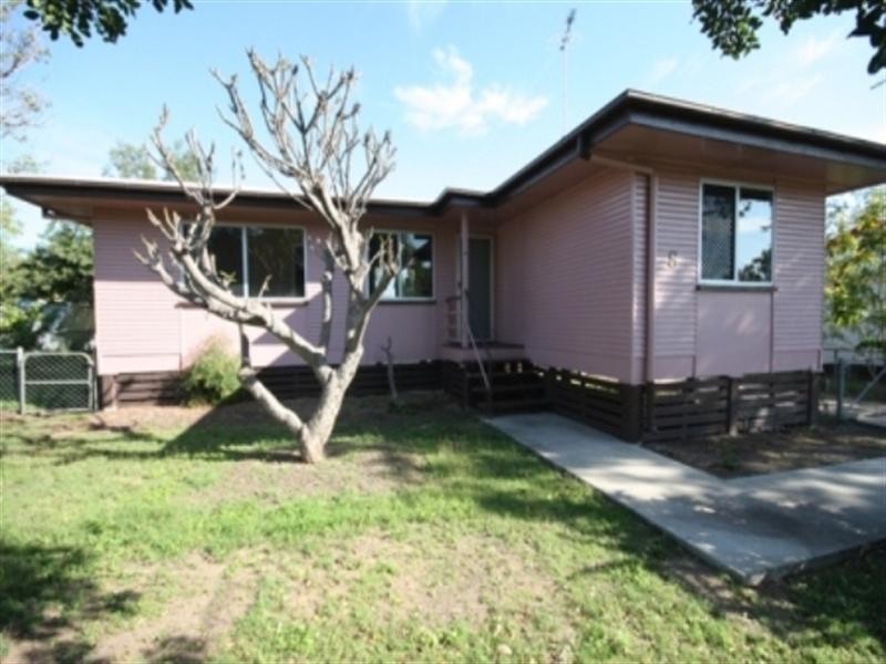 8 Collins Street, Biloela QLD 4715