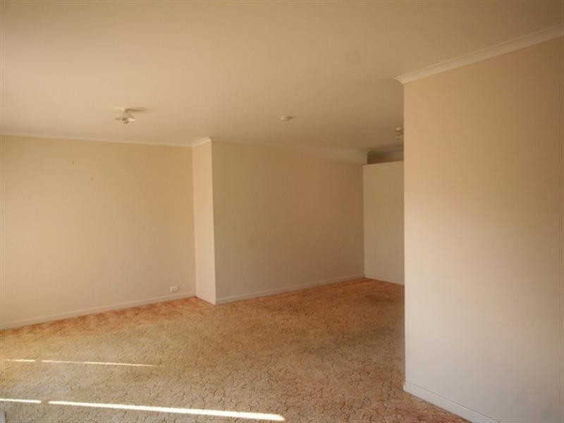 4 Raglan Street, Biloela QLD 4715