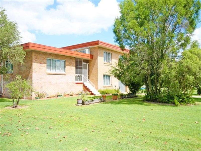 102 – 104 Dawson Highway, Biloela QLD 4715