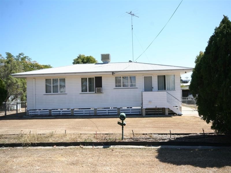 1 Lookerbie Street, Biloela QLD 4715