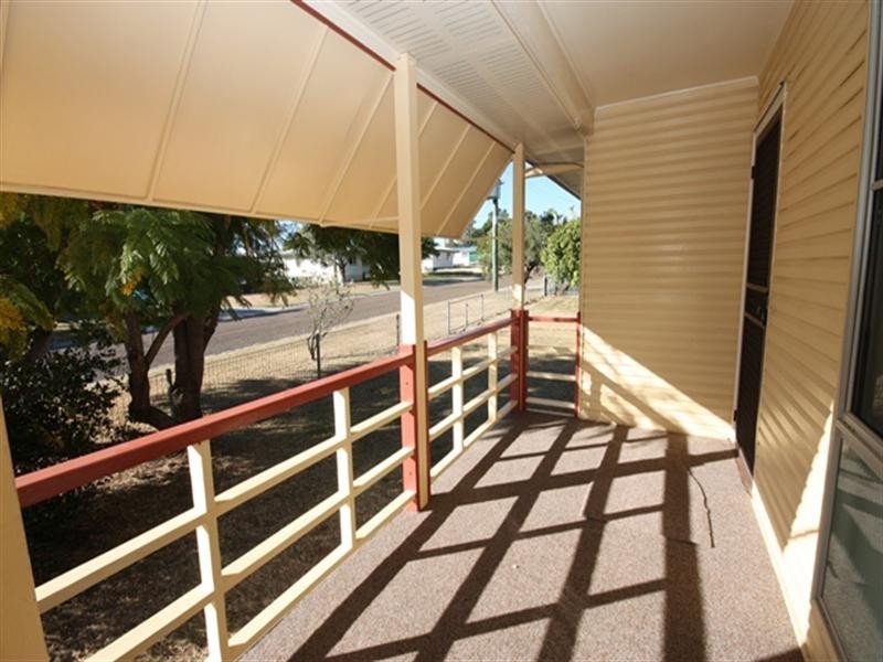 176 Kariboe Street, Biloela QLD 4715