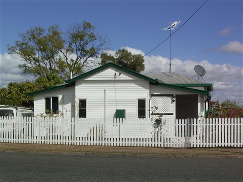 49 Kroombit Street, Biloela QLD 4715