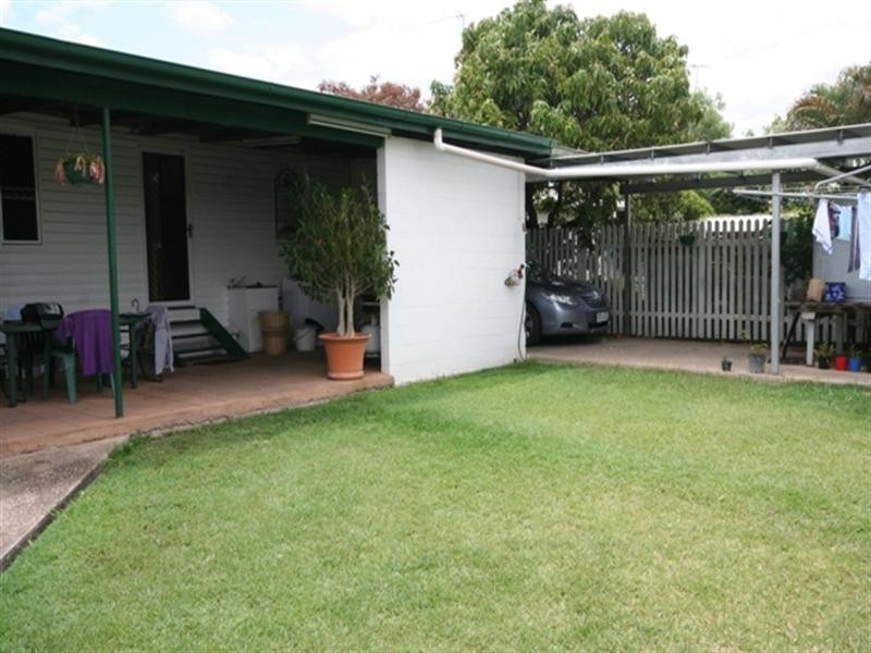 49 Kroombit Street, Biloela QLD 4715