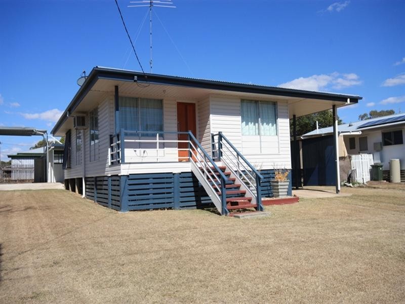 8 Dee Street, Biloela QLD 4715