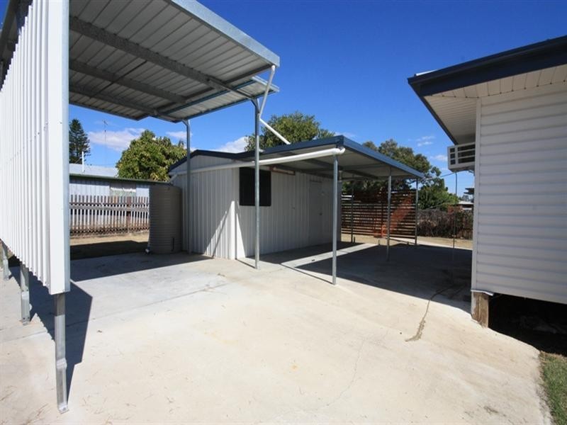 8 Dee Street, Biloela QLD 4715