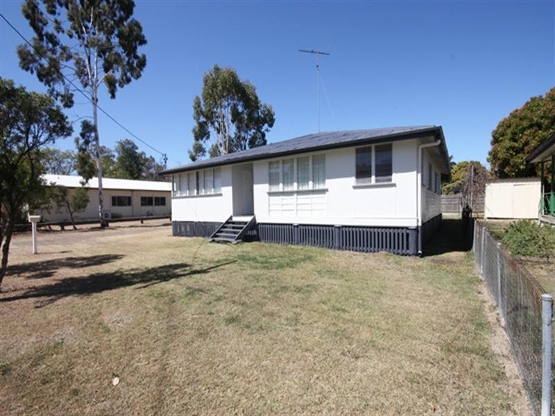 1 and 2/10 Buckland Street, Biloela QLD 4715
