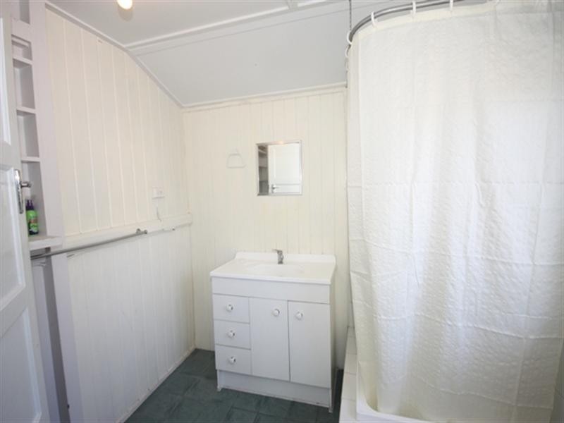 1 and 2/10 Buckland Street, Biloela QLD 4715