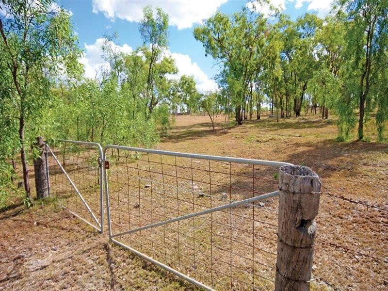 “Warrawee” Pelican Point Road, Biloela QLD 4715