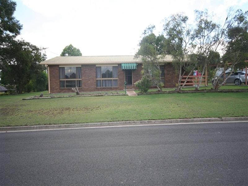 17 Lawrence Street, Biloela QLD 4715