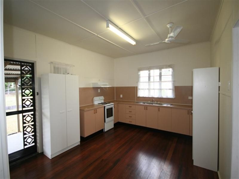 114 Kroombit Street, Biloela QLD 4715