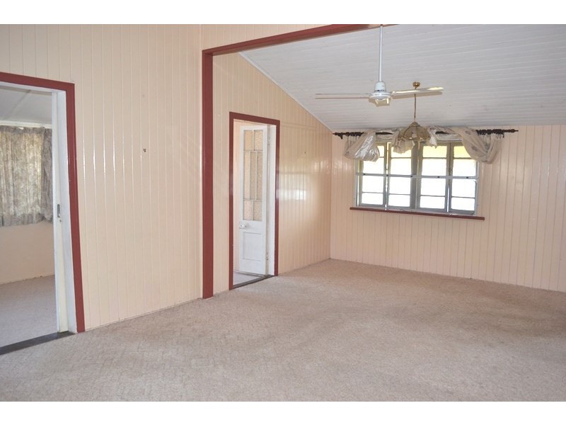 27 Kroombit Street, Biloela QLD 4715