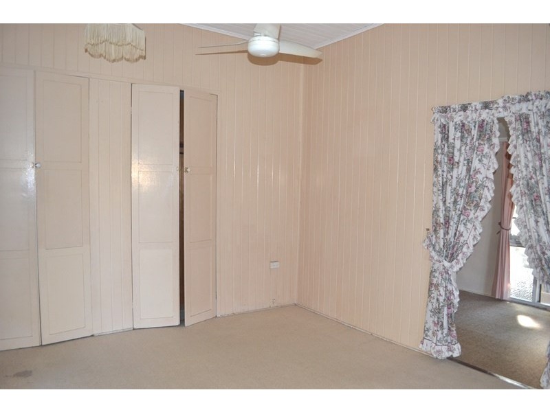 27 Kroombit Street, Biloela QLD 4715