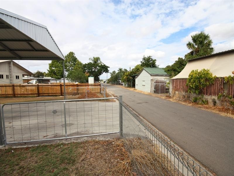 27 Kroombit Street, Biloela QLD 4715
