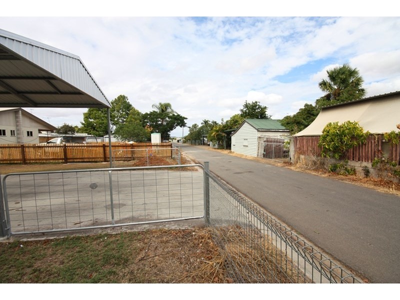 27 Kroombit Street, Biloela QLD 4715